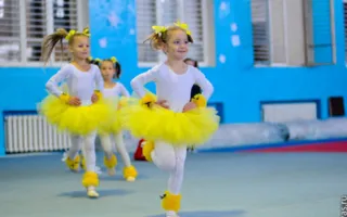 Юные гимнастки устроили новогодний праздник красоты и грации