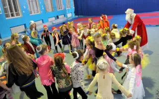 Юные гимнастки устроили новогодний праздник красоты и грации
