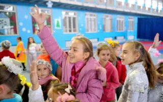 Юные гимнастки устроили новогодний праздник красоты и грации