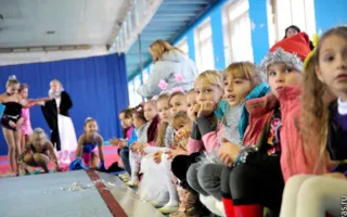 Юные гимнастки устроили новогодний праздник красоты и грации