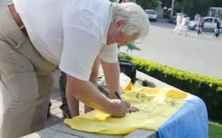 Севастопольские болельщики пожелали украинским биатлонистам быстро бежать и метко стрелять