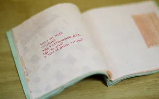 Книга как произведение искусства на выставке в Севастополе
