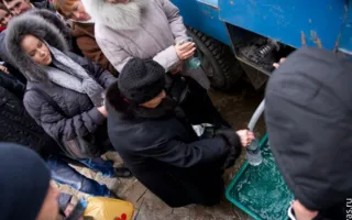 Севастопольцы традиционно искупались в водах Чёрного моря на Херсонесе на Крещение Господне
