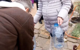 Севастопольцы традиционно искупались в водах Чёрного моря на Херсонесе на Крещение Господне