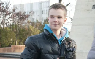 В Севастополе в Международный день объятий состоялся флэшмоб «Обниму даром»