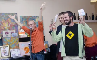 На своей выставке Нана Деменкова дарила гостям солнечное настроение и картины