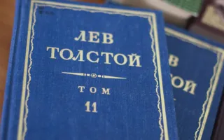 Раритетные издания произведений Льва Толстого выставлены в севастопольской библиотеке