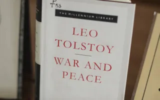Раритетные издания произведений Льва Толстого выставлены в севастопольской библиотеке