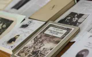Раритетные издания произведений Льва Толстого выставлены в севастопольской библиотеке