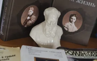 Раритетные издания произведений Льва Толстого выставлены в севастопольской библиотеке