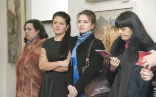 Открылась персональная выставка симферопольской художницы Елены Молчановой-Дудченко «Севастопольские встречи»