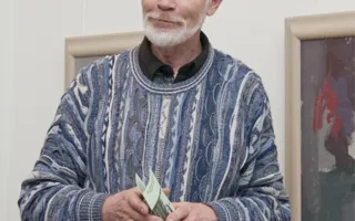 В Севастополе открылась персональная выставка картин абстракциониста Геннадия Якшина