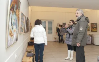 Разнообразие жанров и стилей представили молодые художники