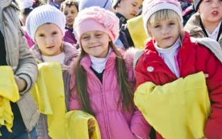 Три тысячи школьников Севастополя принесли клятву верности городу