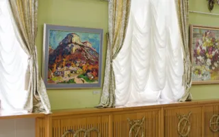 Выставка картин семьи художников Чеботару в севастопольском театре