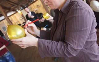 На первом фестивале шашлыка не только угощали мясом, но и поили хреновухой