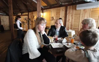 На первом фестивале шашлыка не только угощали мясом, но и поили хреновухой