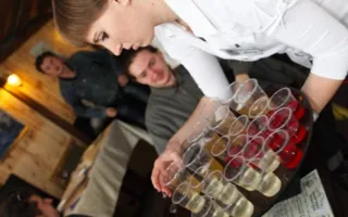 На первом фестивале шашлыка не только угощали мясом, но и поили хреновухой