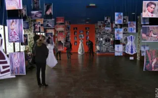 Благотворительная выставка авторских платьев Светланы Возиян открылась в ТЦ «Муссон»