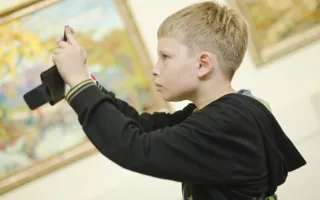 Живописные путешествия Алексея Чеботару на его персональной выставке в Севастополе 
