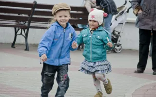 Яркий танцевальный флэшмоб на Приморском бульваре в Севастополе