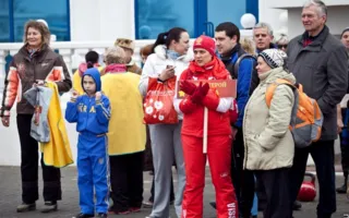 На пляже Хрустальный «моржи» продемонстрировали свою силу, красоту и выносливость