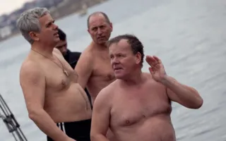 На пляже Хрустальный «моржи» продемонстрировали свою силу, красоту и выносливость