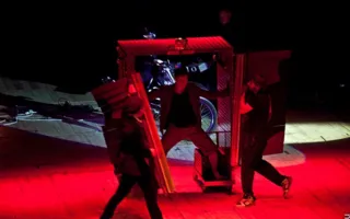 «Чудесариум» от иллюзионистов братьев Сафроновых не обошелся без фокуса со стриптизом