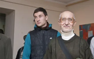 Выставка современного искусства в пропорции шесть абстракций Коваленко к семи графическим образам Грезиной