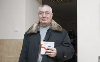 Выставка современного искусства в пропорции шесть абстракций Коваленко к семи графическим образам Грезиной