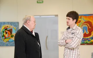 Экспрессивные краски и захватывающие сюжеты на выставке ялтинских художников Евгения Зебека и Олега Аксёнова