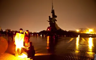 8 марта севастопольцы отметили массовым запуском небесных фонариков