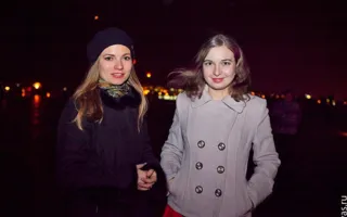 8 марта севастопольцы отметили массовым запуском небесных фонариков