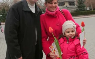 8 марта площадь Нахимова женщины украсили своими улыбками