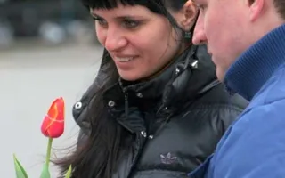 8 марта площадь Нахимова женщины украсили своими улыбками