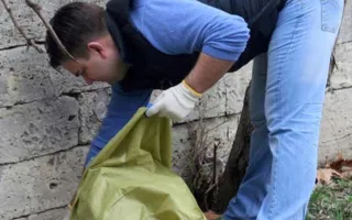 Уборкой на Братском кладбище севастопольцы почтили память погибших воинов