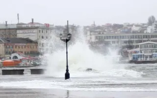 В Севастополе — «штормовое»!