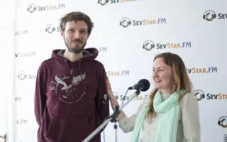 «Мандариновое настроение» от Наны Деменковой на её персональной выставке