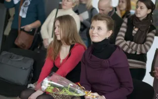 «Мандариновое настроение» от Наны Деменковой на её персональной выставке