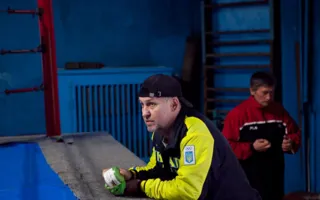 Юные севастопольские боксёры практикуются в квалификационном турнире