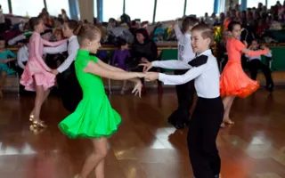 В Севастополе состоялся традиционный фестиваль бального танца «Весенний бал-2013»