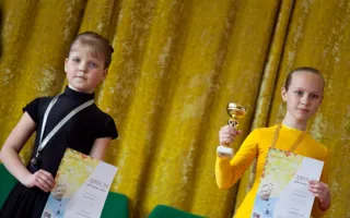 В Севастополе состоялся традиционный фестиваль бального танца «Весенний бал-2013»