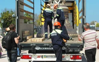 В Севастополе в Херсонесе встретили самый большой на Украине колокол