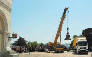 В Севастополе в Херсонесе встретили самый большой на Украине колокол