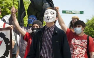 1 мая в Севастополе — традиционная праздничная демонстрация трудовых коллективов