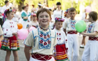 1 мая в Севастополе — традиционная праздничная демонстрация трудовых коллективов
