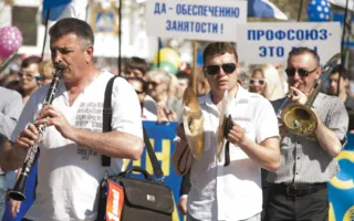 1 мая в Севастополе — традиционная праздничная демонстрация трудовых коллективов