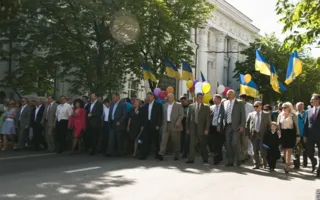 1 мая в Севастополе — традиционная праздничная демонстрация трудовых коллективов