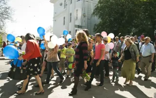 1 мая в Севастополе — традиционная праздничная демонстрация трудовых коллективов
