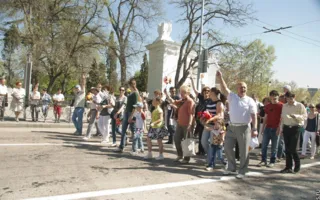 1 мая в Севастополе — традиционная праздничная демонстрация трудовых коллективов